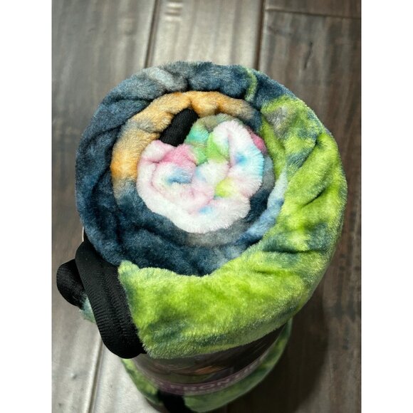 Wild Frontier NWT Wilderness Plush Throw Blanket SZ 50 inches by 60 inches - Picture 8 of 9